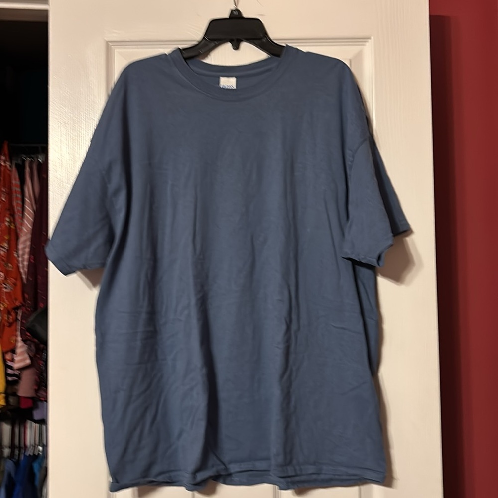NWOT Gildan Men's Blue Shirt size xxl